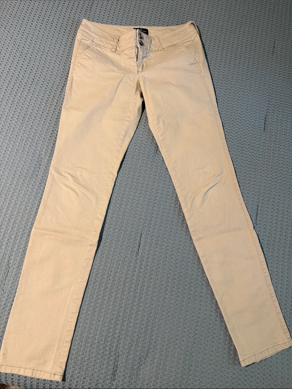 American Eagle Outfitters Women’s Skinny Khakis in Light Beige
